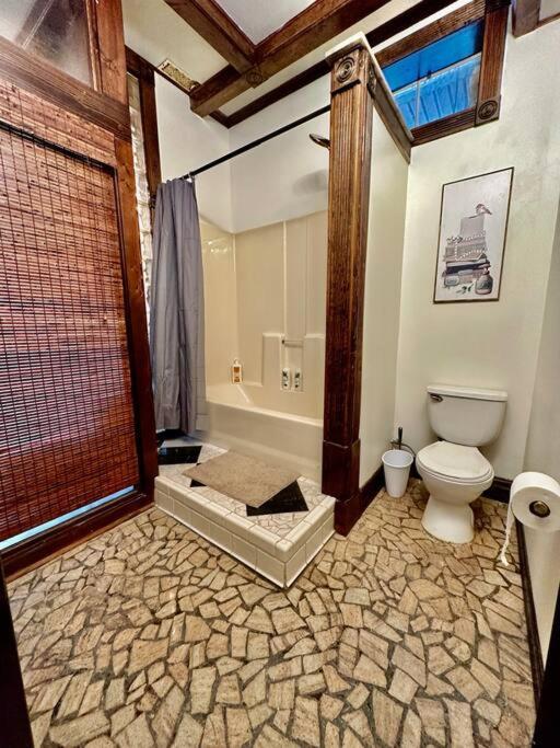 5 Bedroom Estate Near Casino And Downtown Bristol Exterior photo