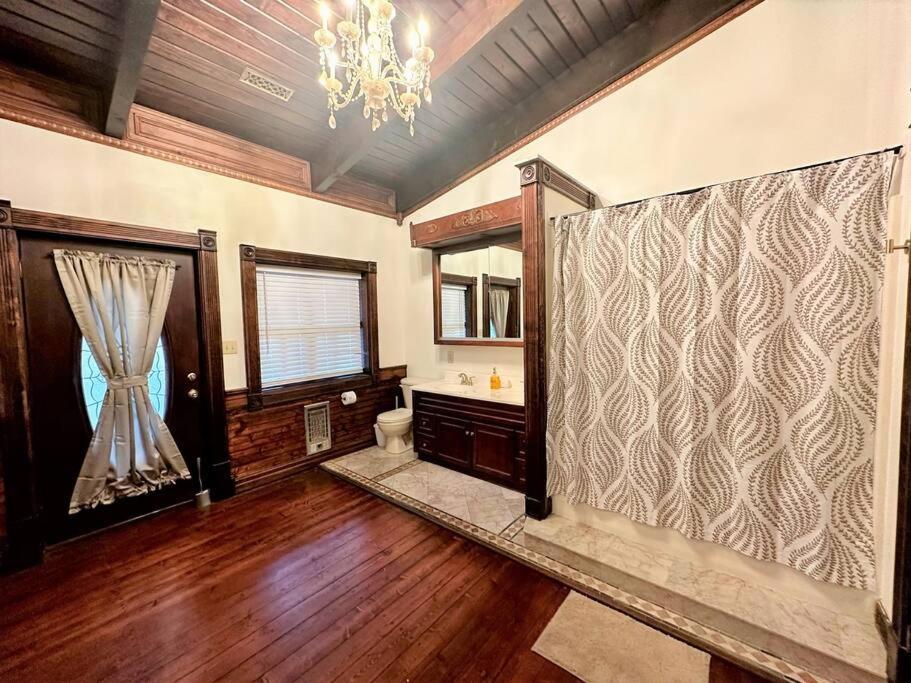 5 Bedroom Estate Near Casino And Downtown Bristol Exterior photo