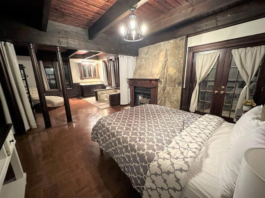 5 Bedroom Estate Near Casino And Downtown Bristol Exterior photo