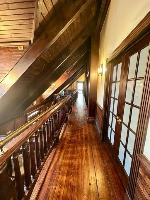 5 Bedroom Estate Near Casino And Downtown Bristol Exterior photo